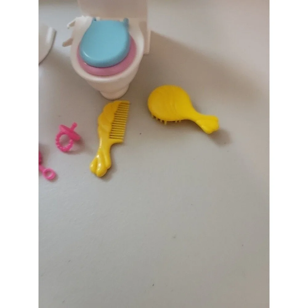 Vtg 1996 Kelly Potty Training Accessories replacements Barbie‎ Little sister